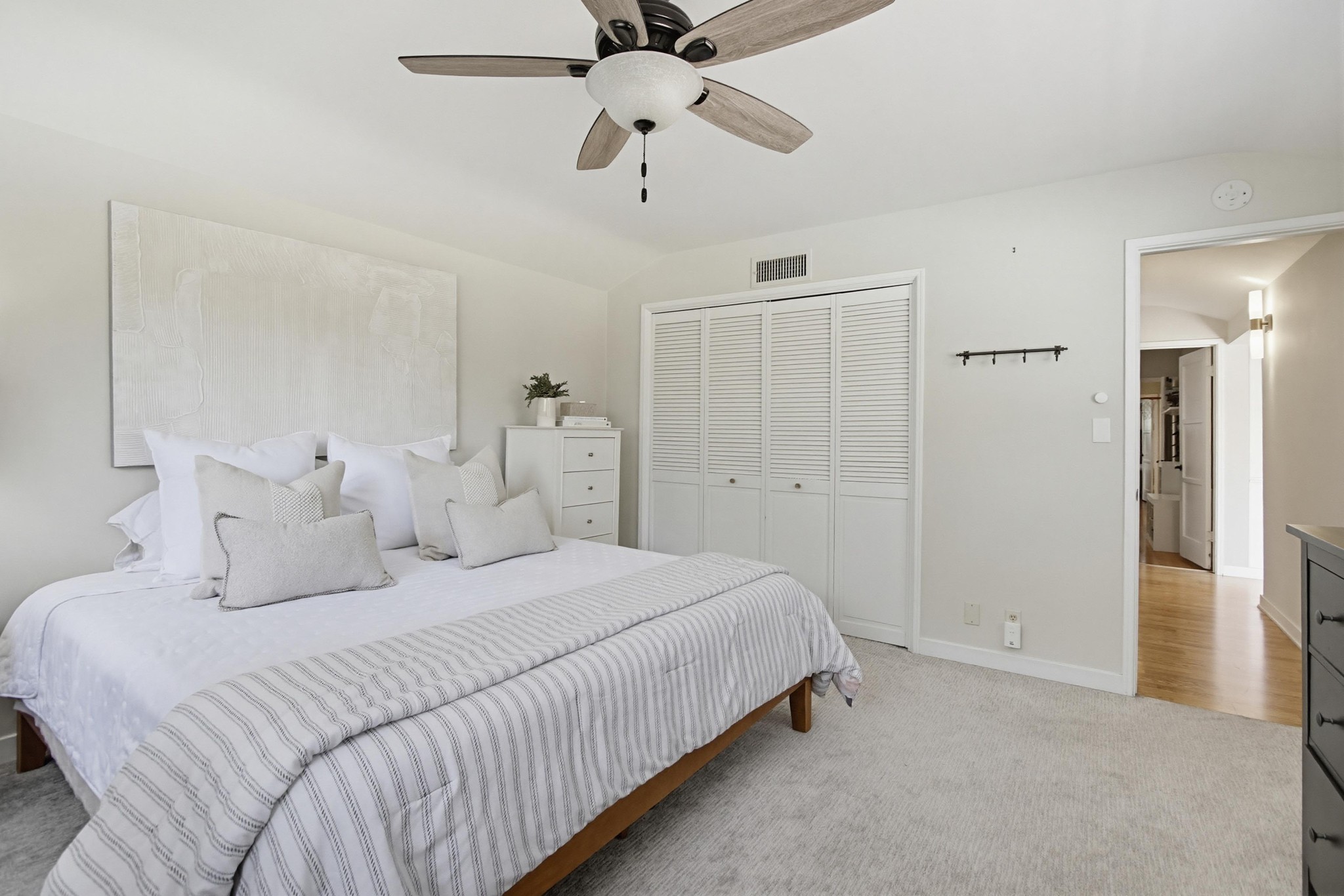 Virtual tour photo 37 of 74 for 8917 Lemon Ave