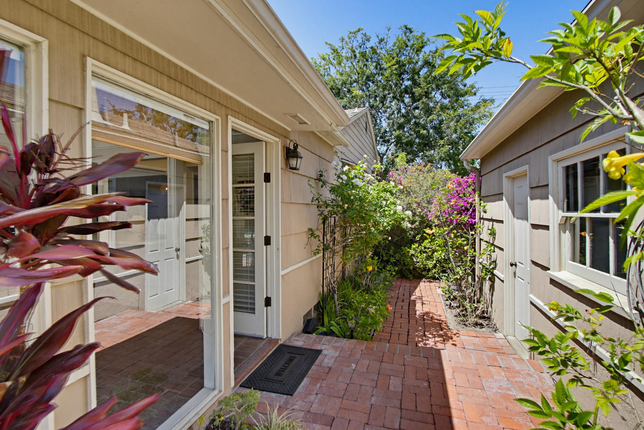 Virtual tour photo 55 of 74 for 8917 Lemon Ave