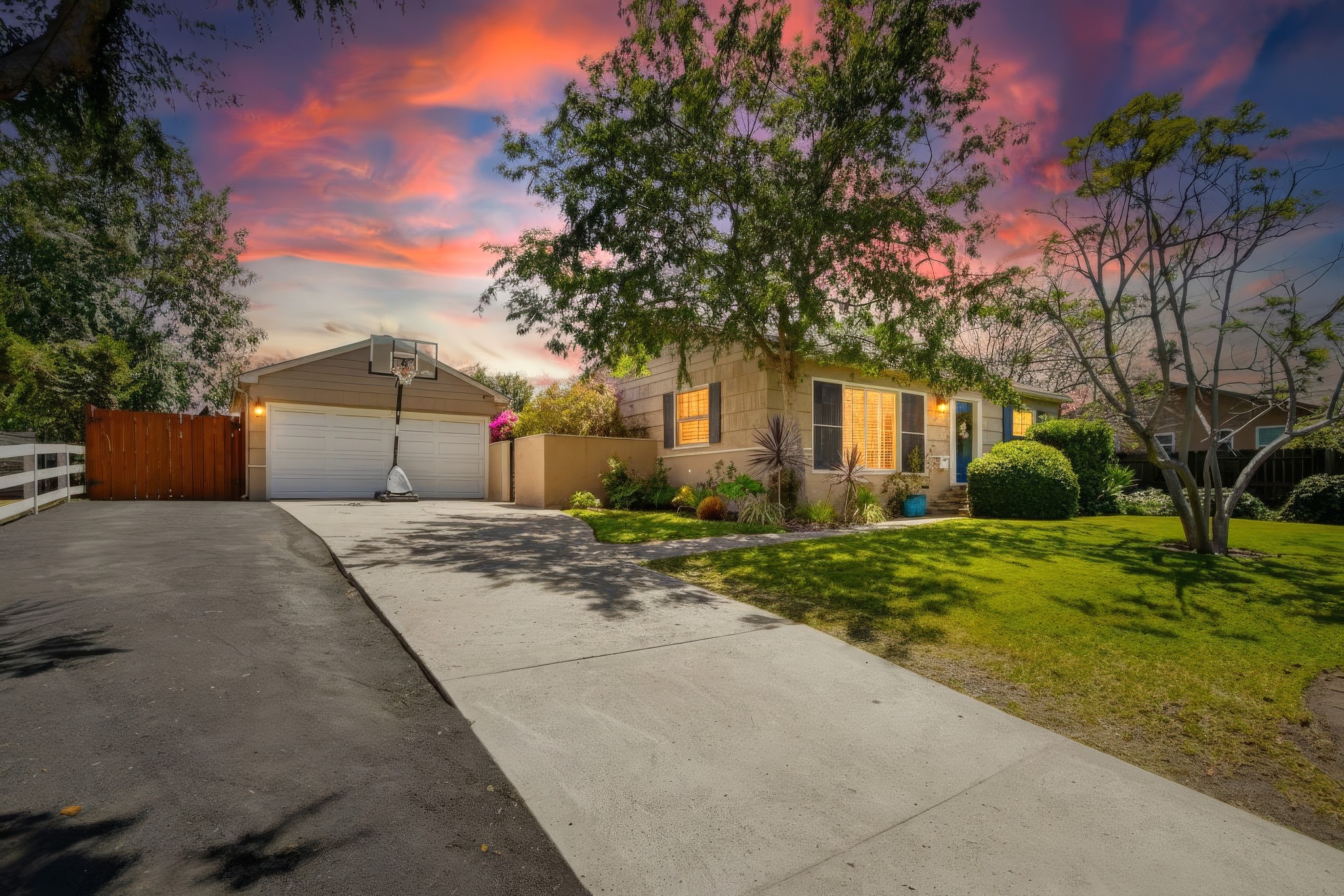 Virtual tour photo 58 of 74 for 8917 Lemon Ave