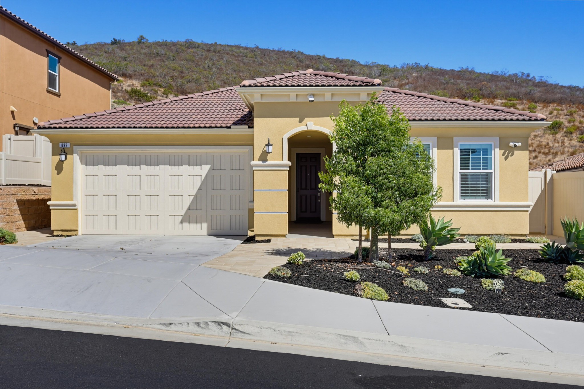 Virtual tour photo 1 of 21 for 893 Woodhaven Rd