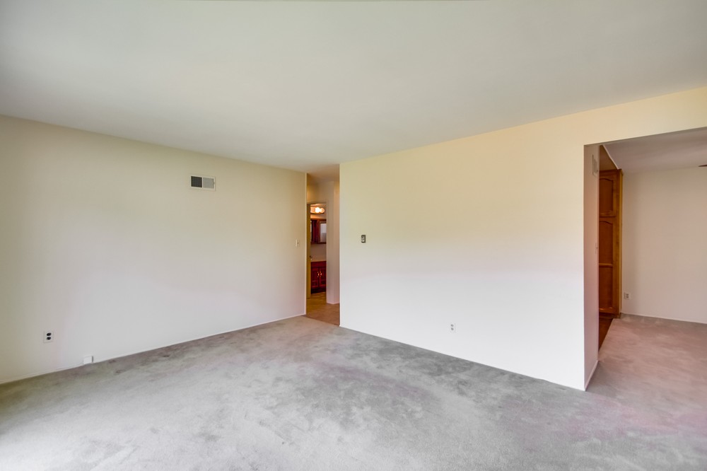 Virtual tour photo 8 of 37 for 8936 Sovereign Road