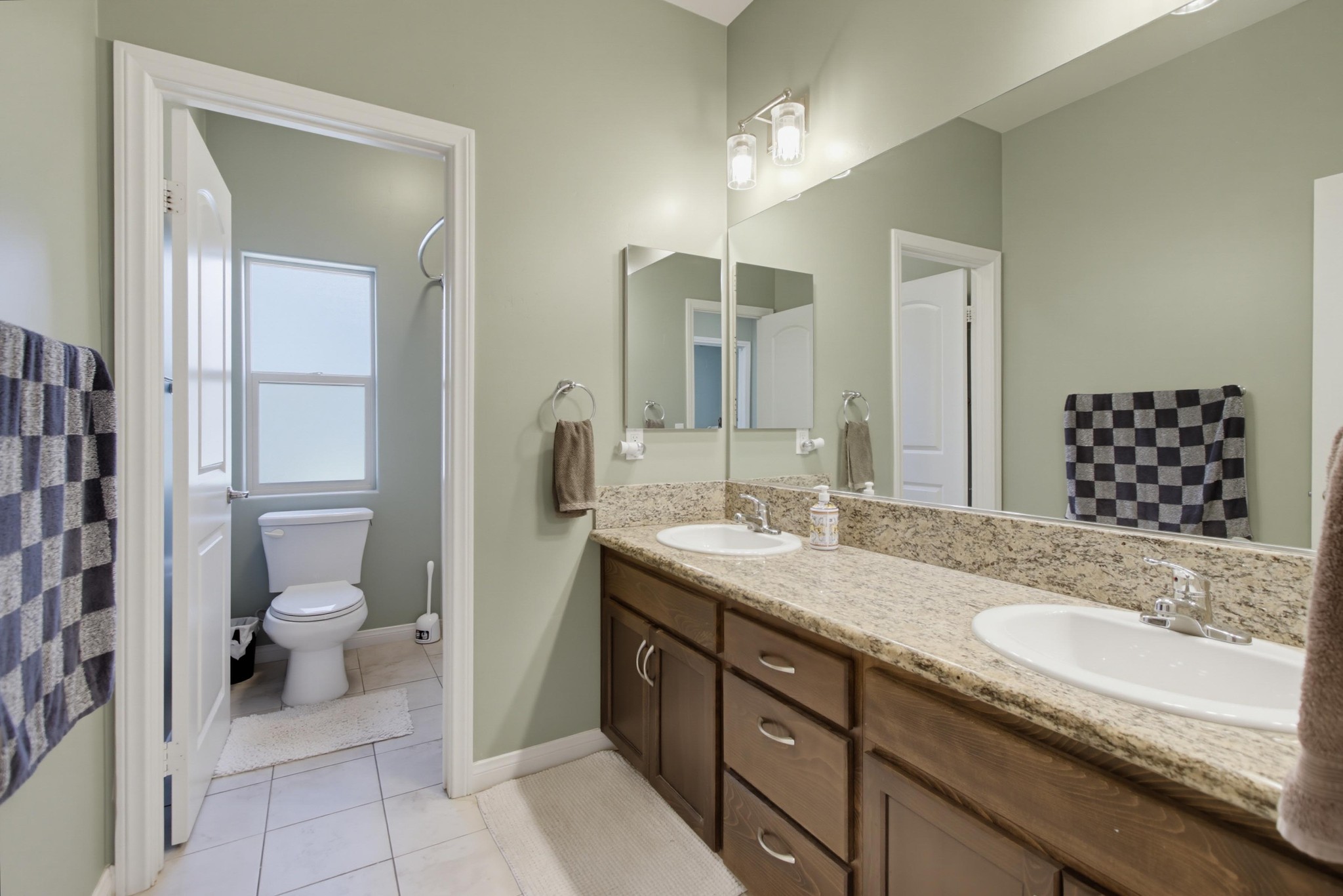 Virtual tour photo 26 of 62 for 8941 Magnolia Ave