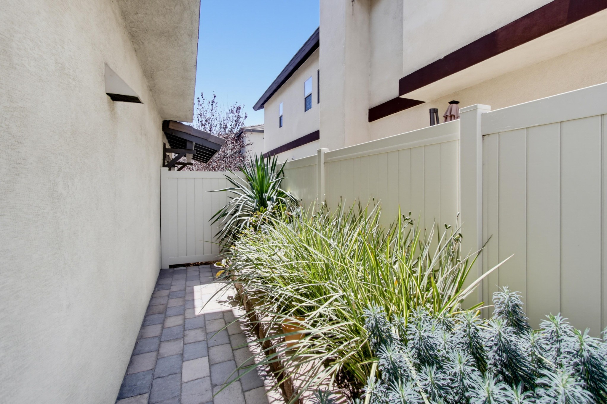 Virtual tour photo 46 of 62 for 8941 Magnolia Ave
