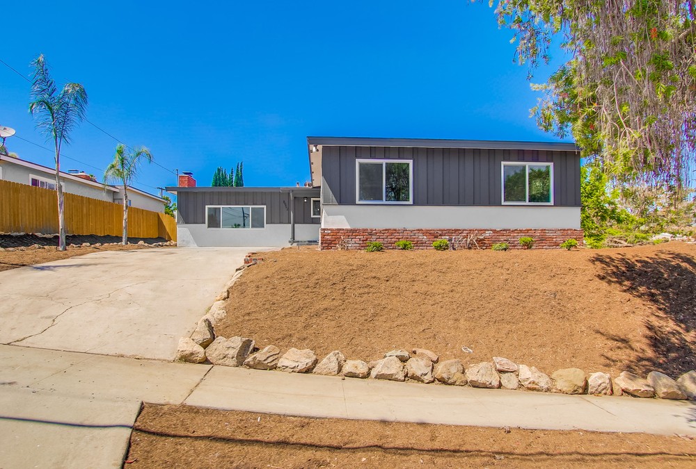 Virtual tour photo 3 of 61 for 8952 Polland Ave