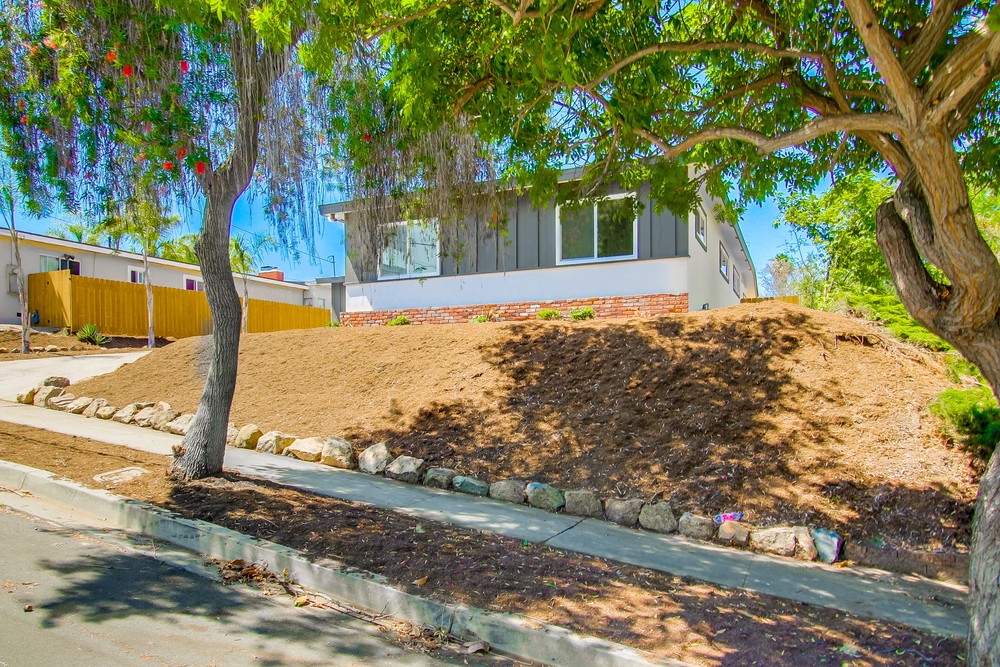 Virtual tour photo 4 of 61 for 8952 Polland Ave