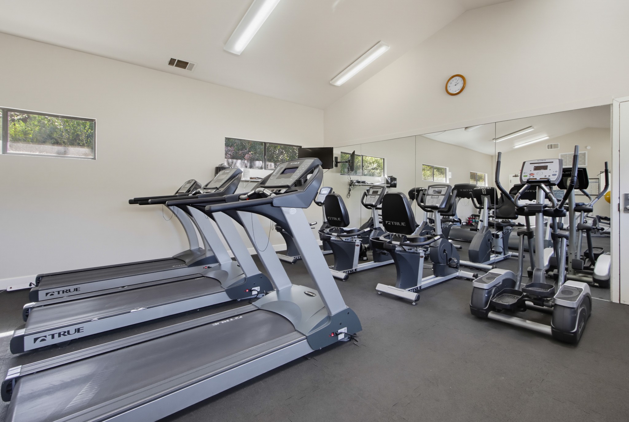 Virtual tour photo 43 of 60 for 8975 Lawrence Welk Dr
