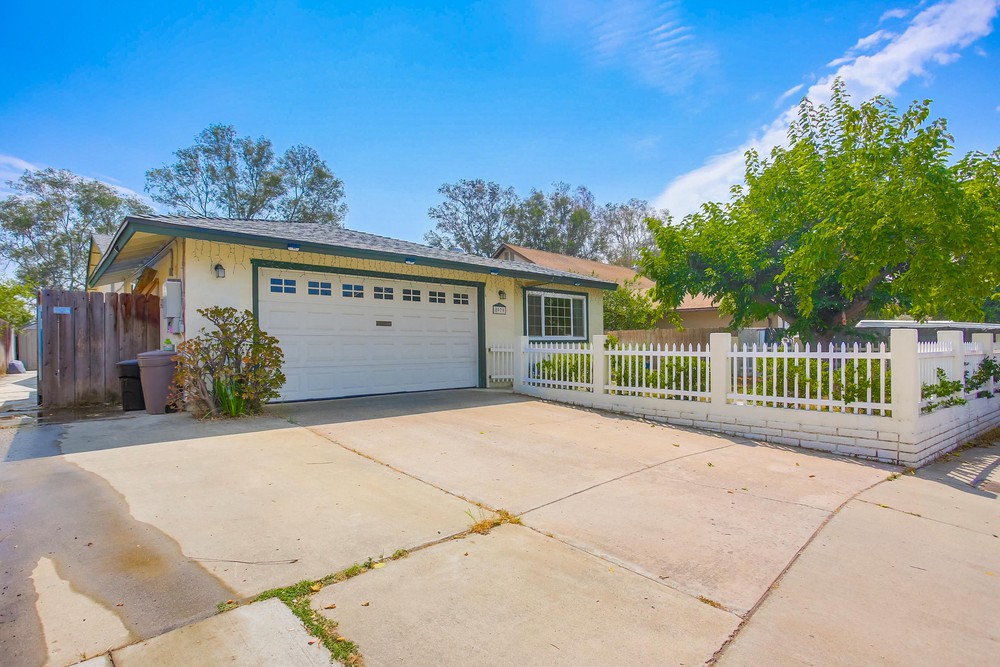 Virtual tour photo 1 of 57 for 8979 Jade Coast Ln