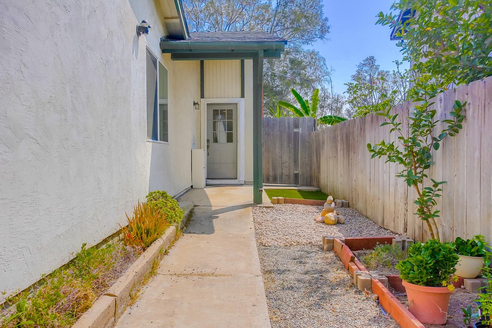 Virtual tour photo 6 of 57 for 8979 Jade Coast Ln
