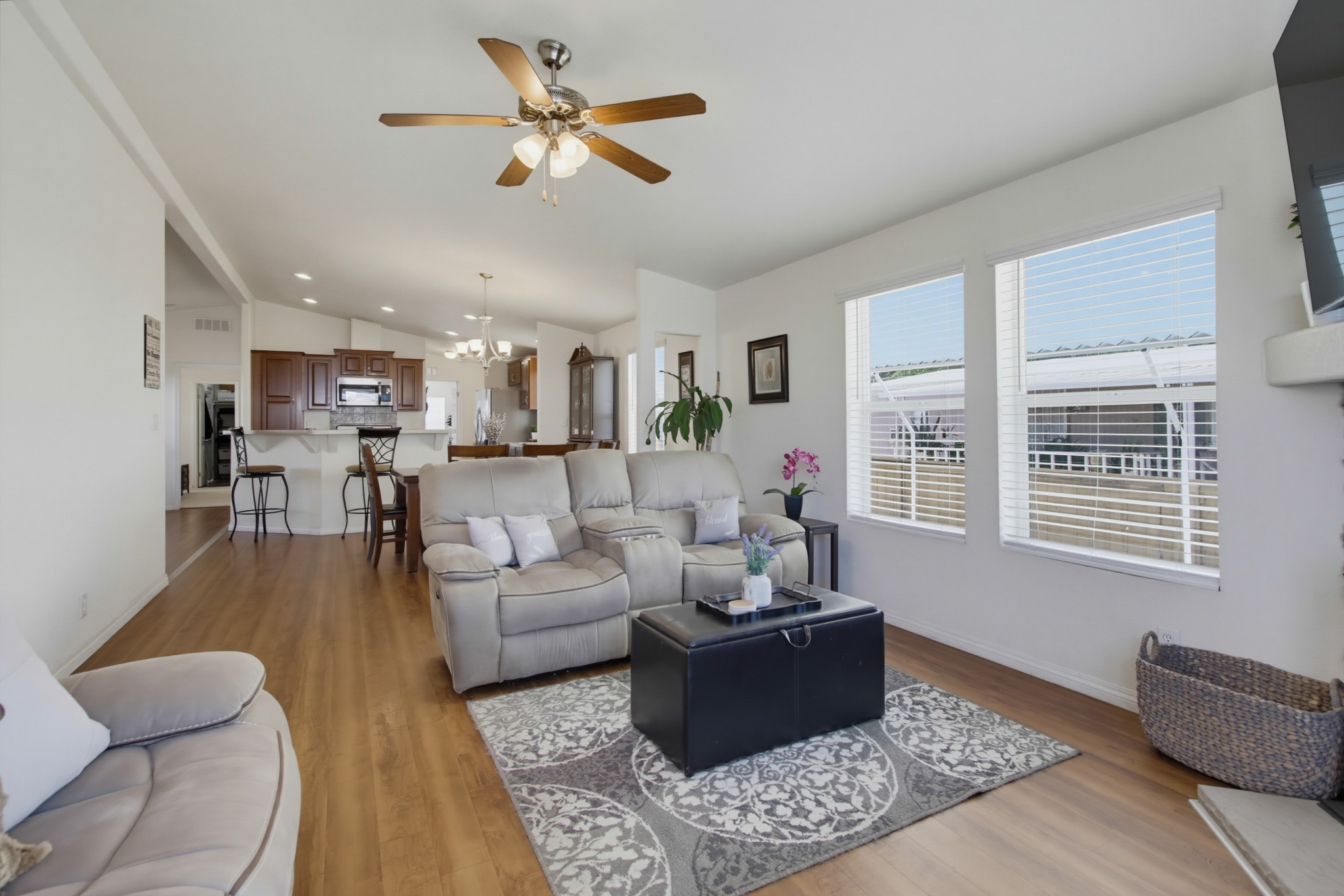 Virtual tour photo 9 of 50 for 900 Howard Ave Spc 62