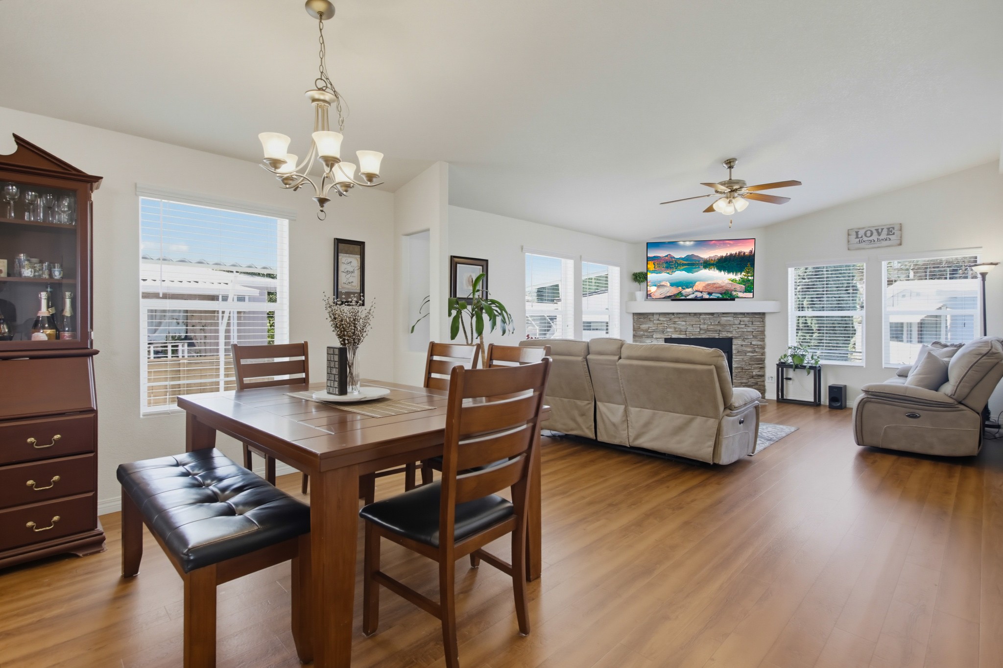 Virtual tour photo 11 of 50 for 900 Howard Ave Spc 62