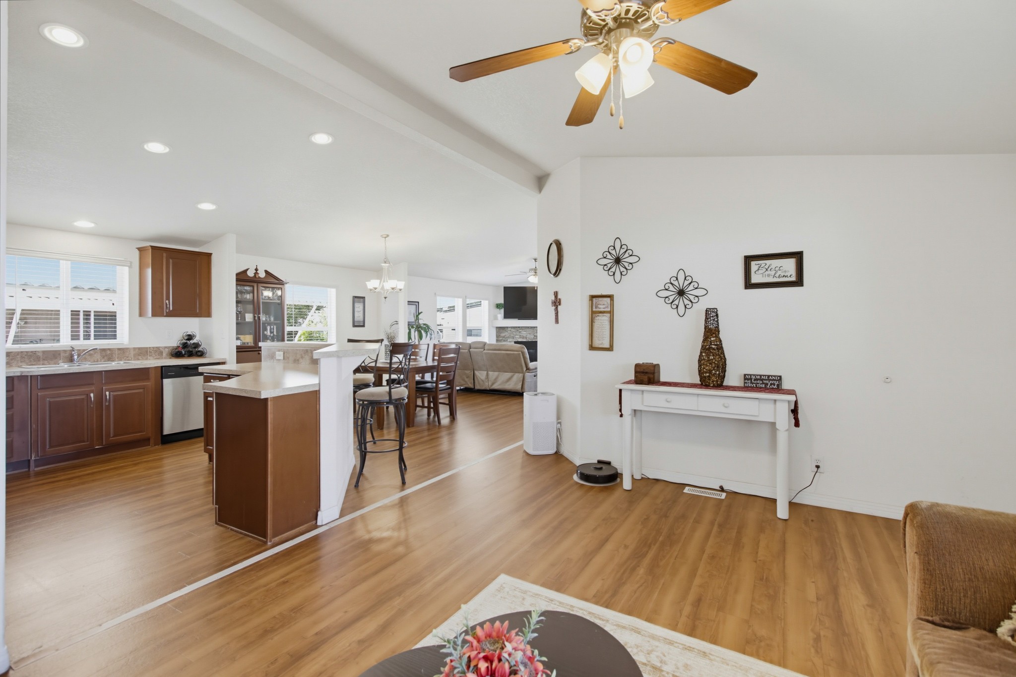 Virtual tour photo 14 of 50 for 900 Howard Ave Spc 62