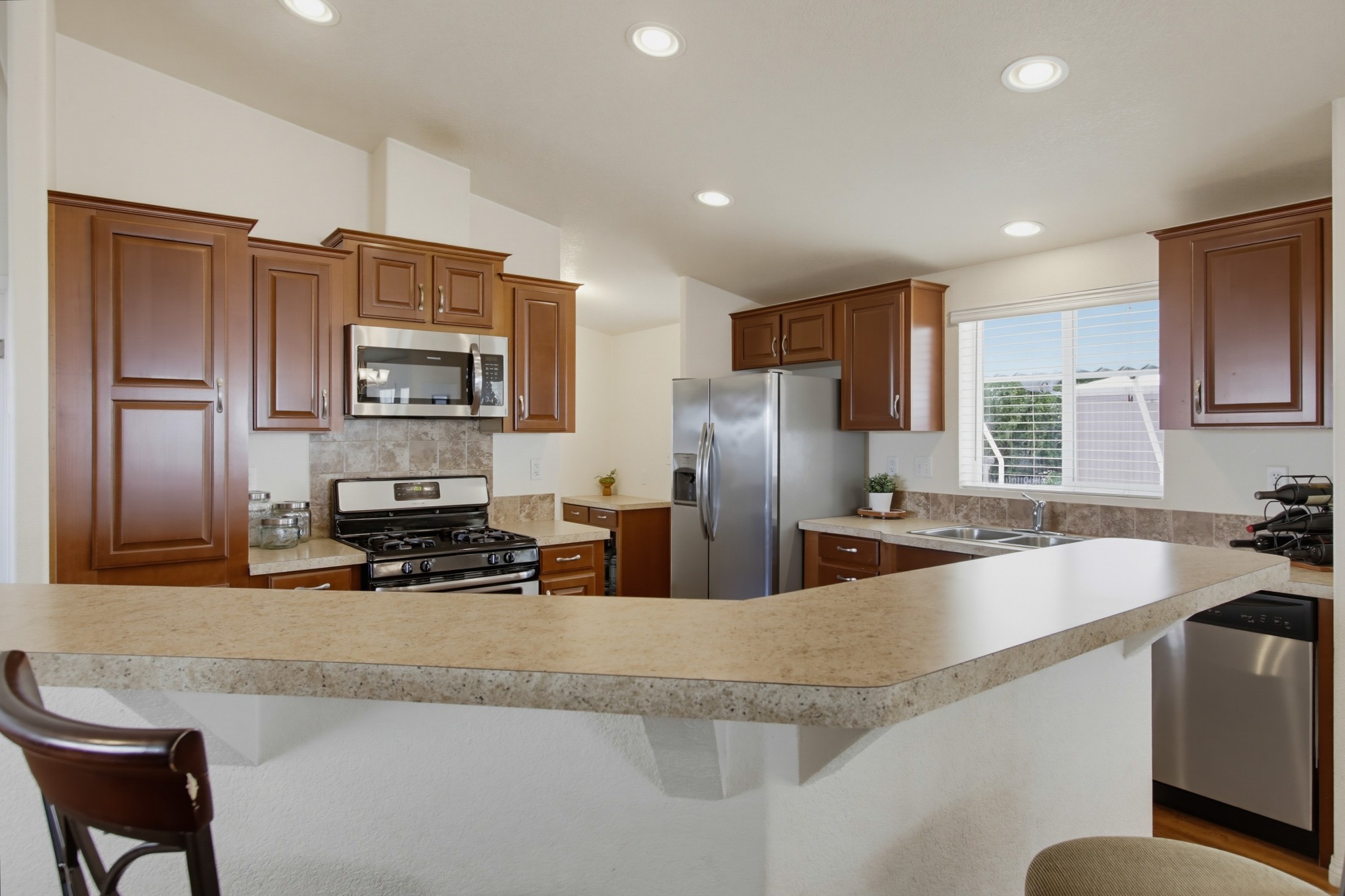 Virtual tour photo 16 of 50 for 900 Howard Ave Spc 62