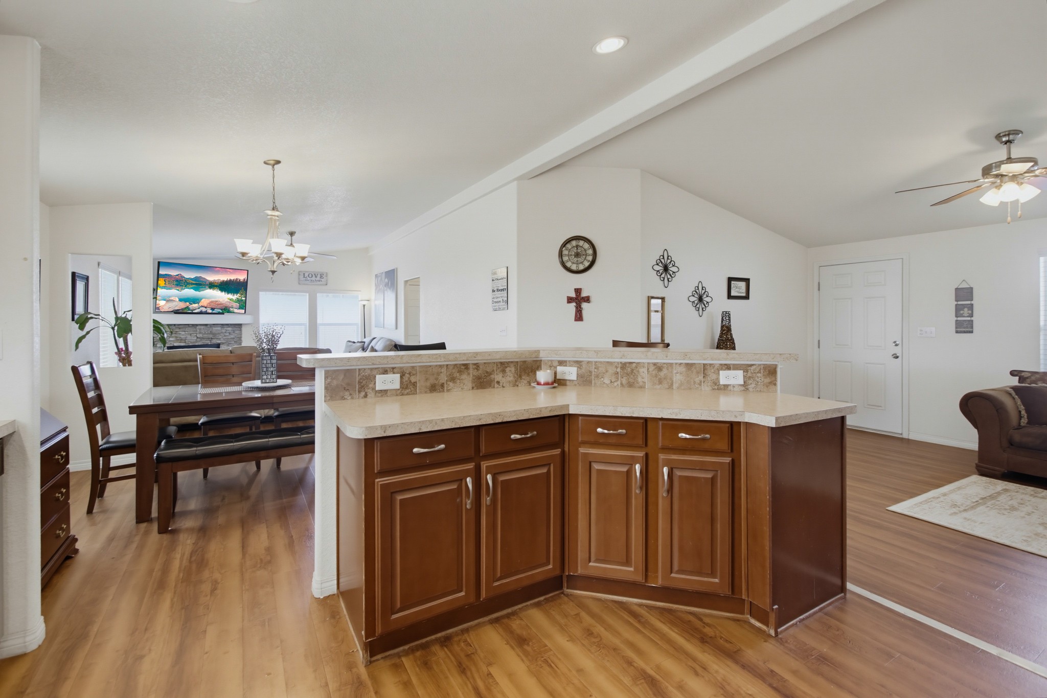 Virtual tour photo 19 of 50 for 900 Howard Ave Spc 62