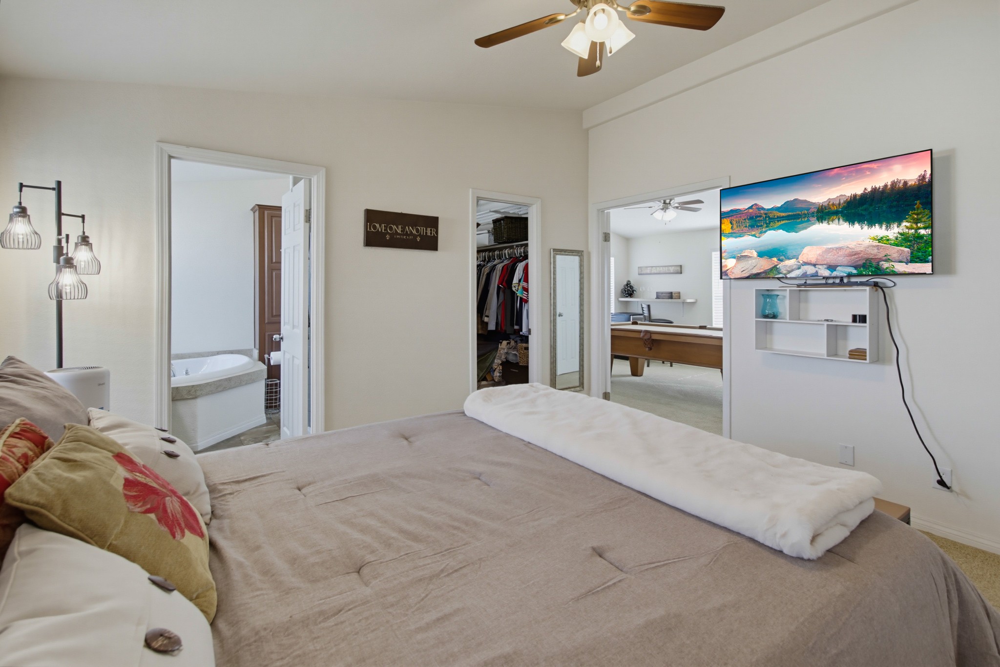 Virtual tour photo 22 of 50 for 900 Howard Ave Spc 62