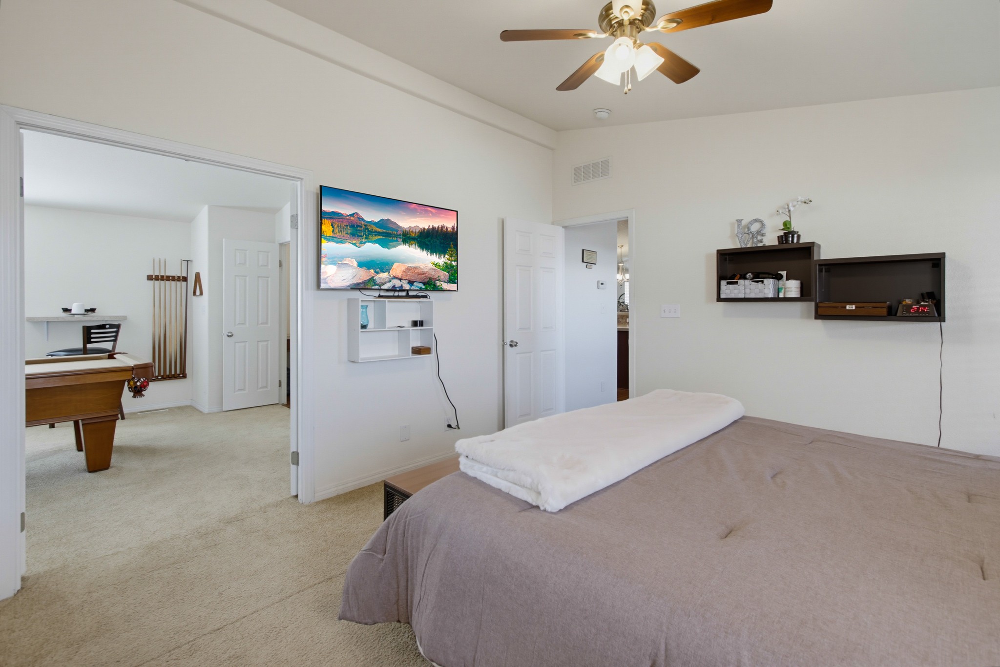 Virtual tour photo 23 of 50 for 900 Howard Ave Spc 62