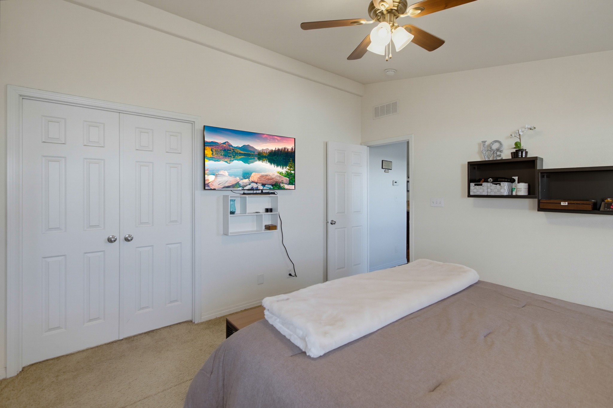 Virtual tour photo 24 of 50 for 900 Howard Ave Spc 62
