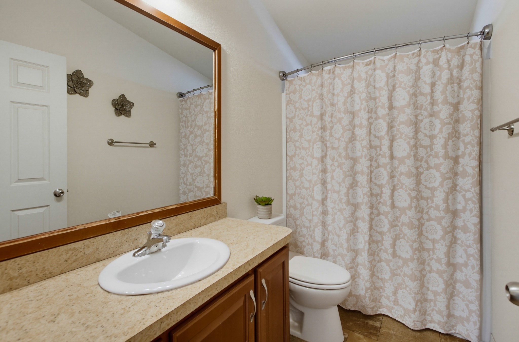 Virtual tour photo 33 of 50 for 900 Howard Ave Spc 62