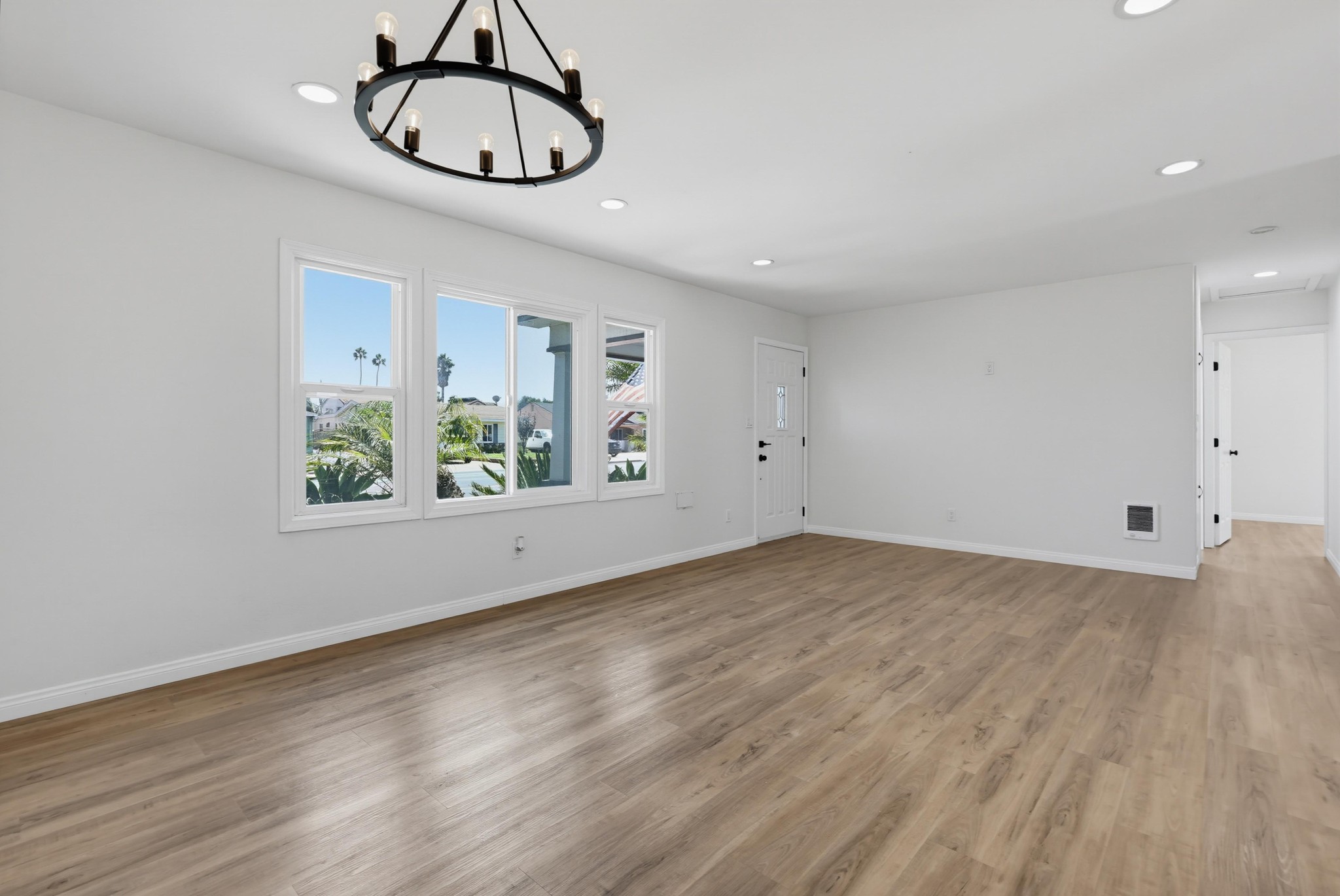 Virtual tour photo 10 of 33 for 902 9th St