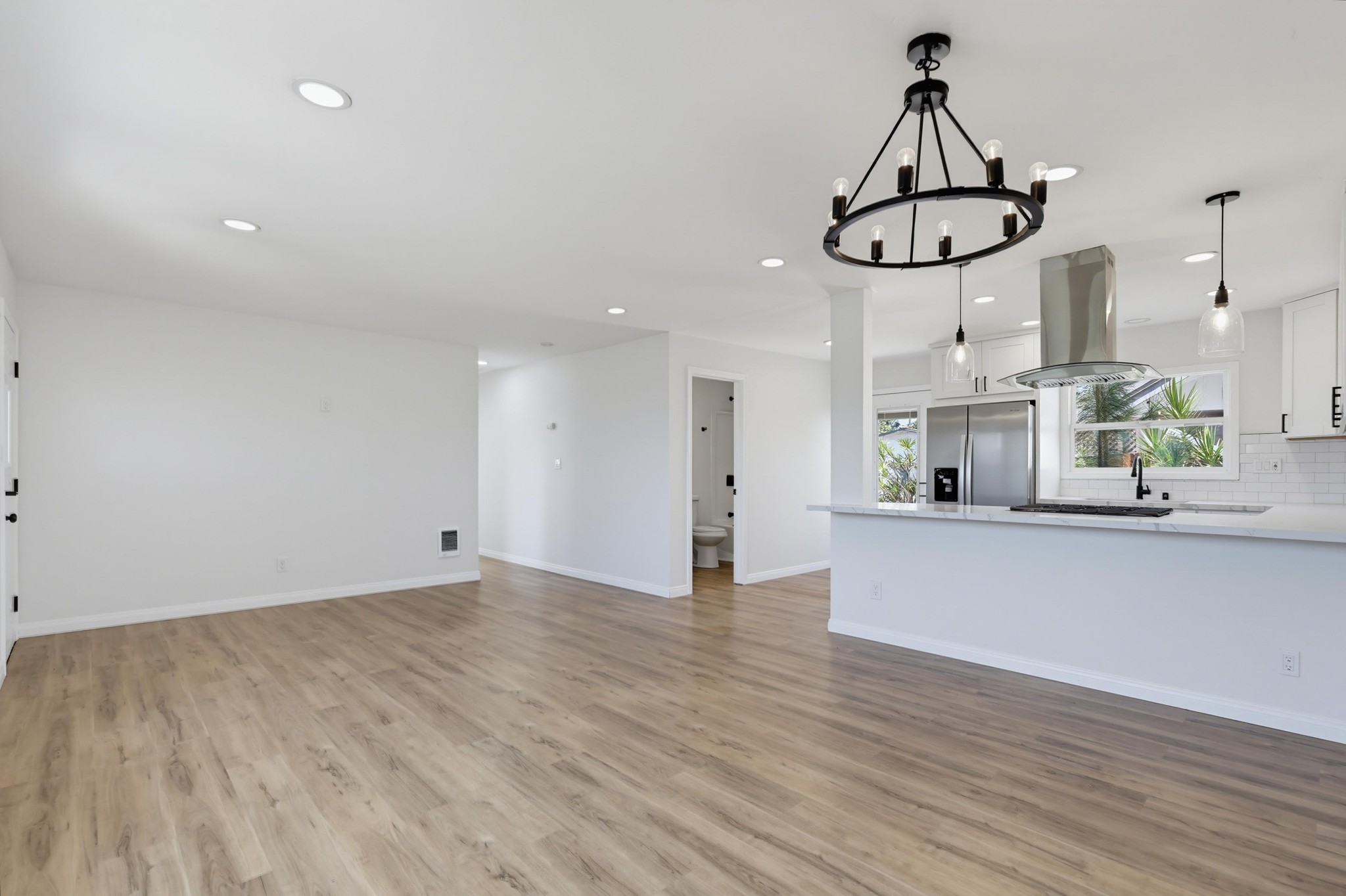 Virtual tour photo 11 of 33 for 902 9th St