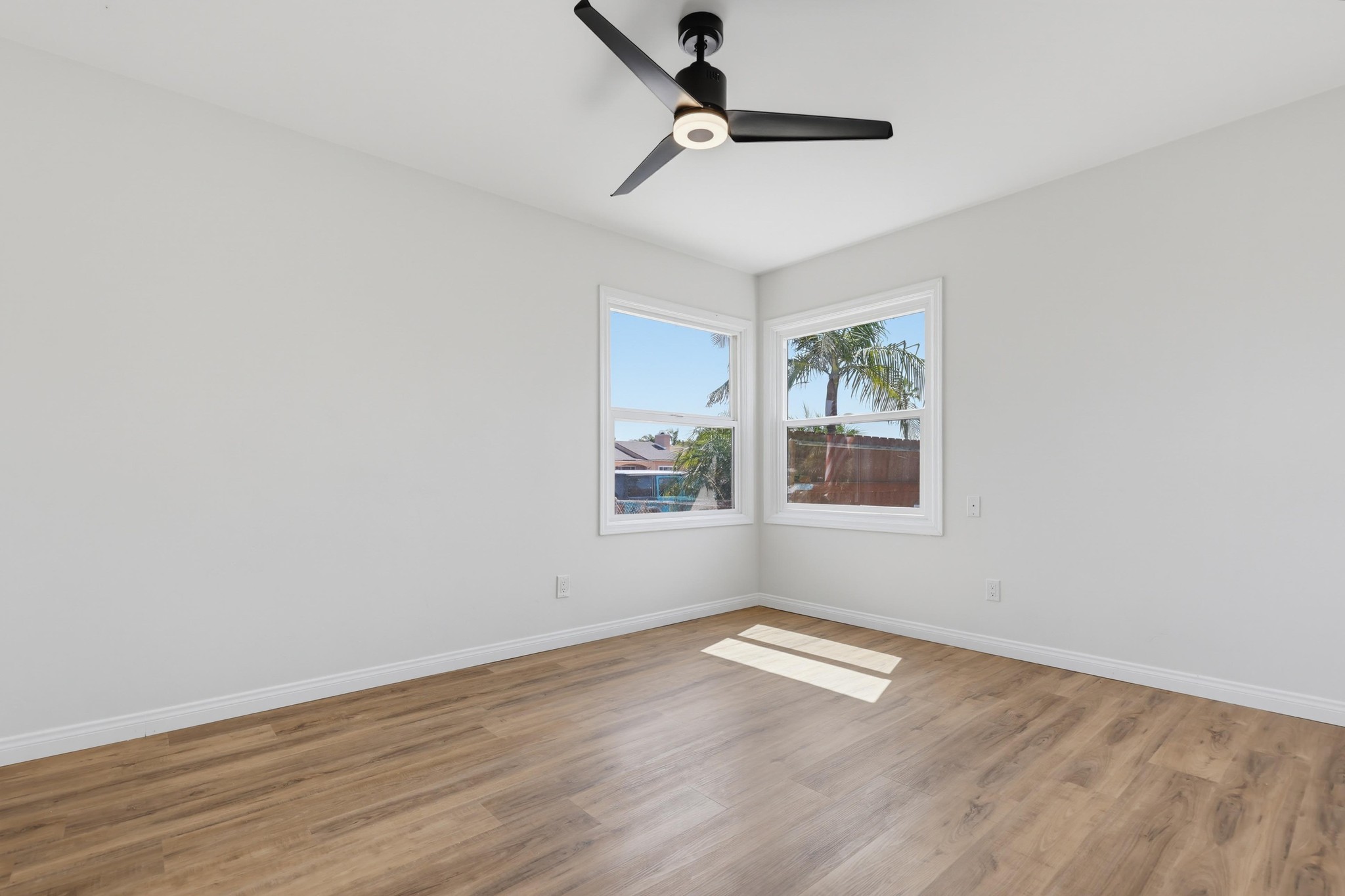 Virtual tour photo 21 of 33 for 902 9th St
