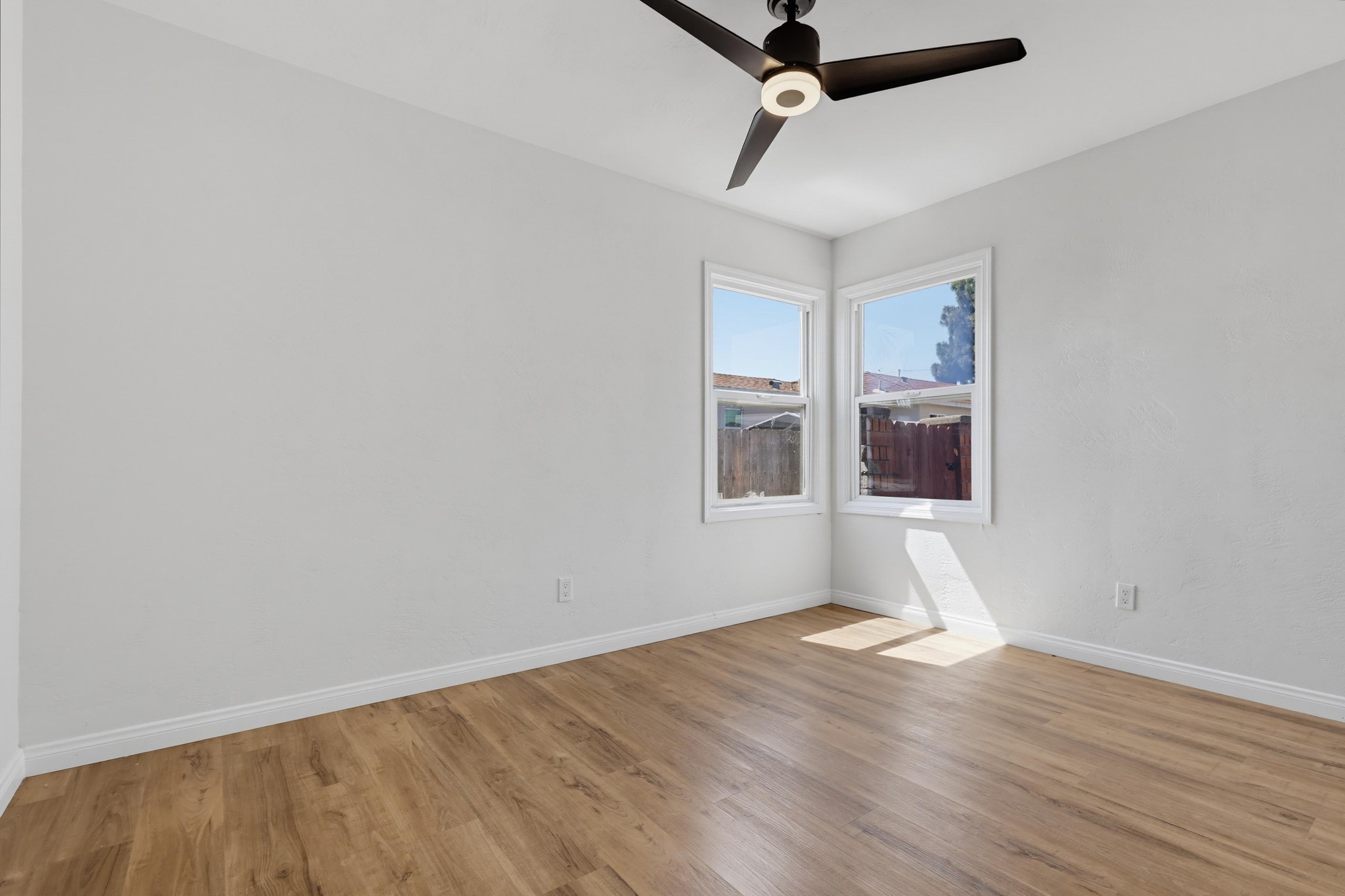 Virtual tour photo 24 of 33 for 902 9th St