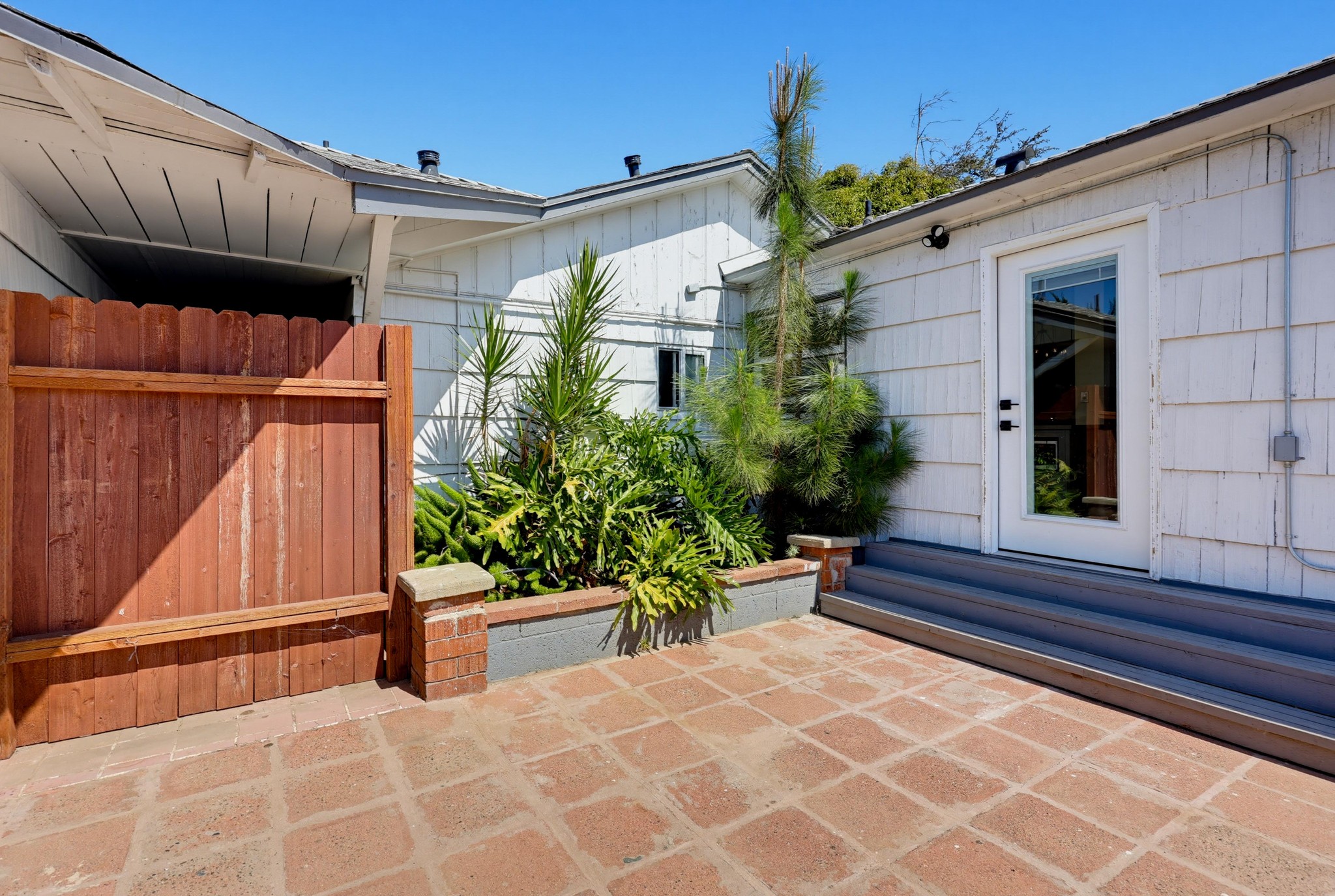 Virtual tour photo 30 of 33 for 902 9th St