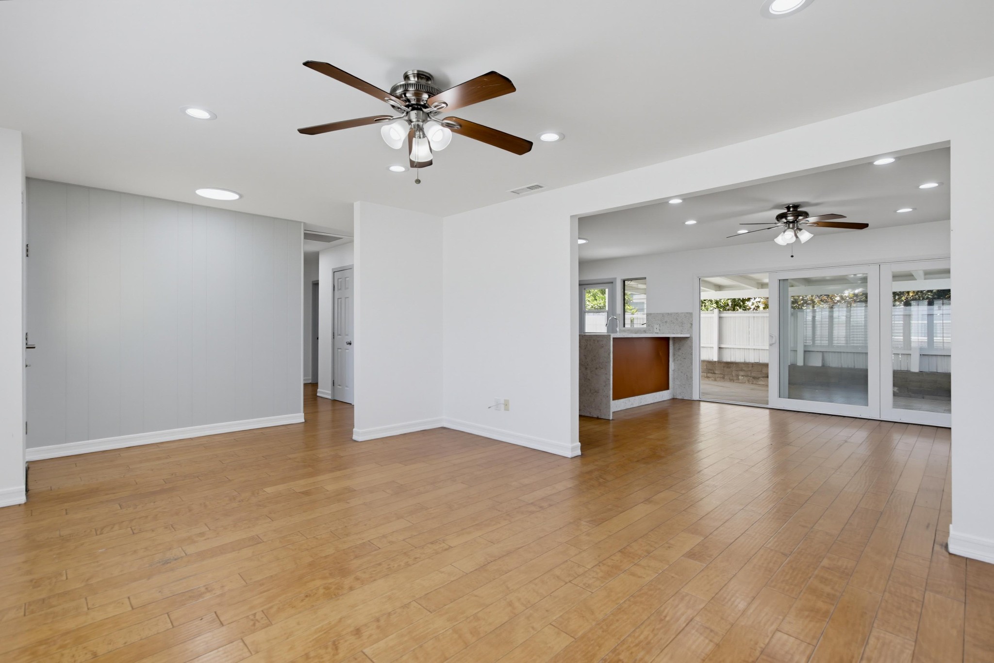 Virtual tour photo 7 of 38 for 902 Taft Ave