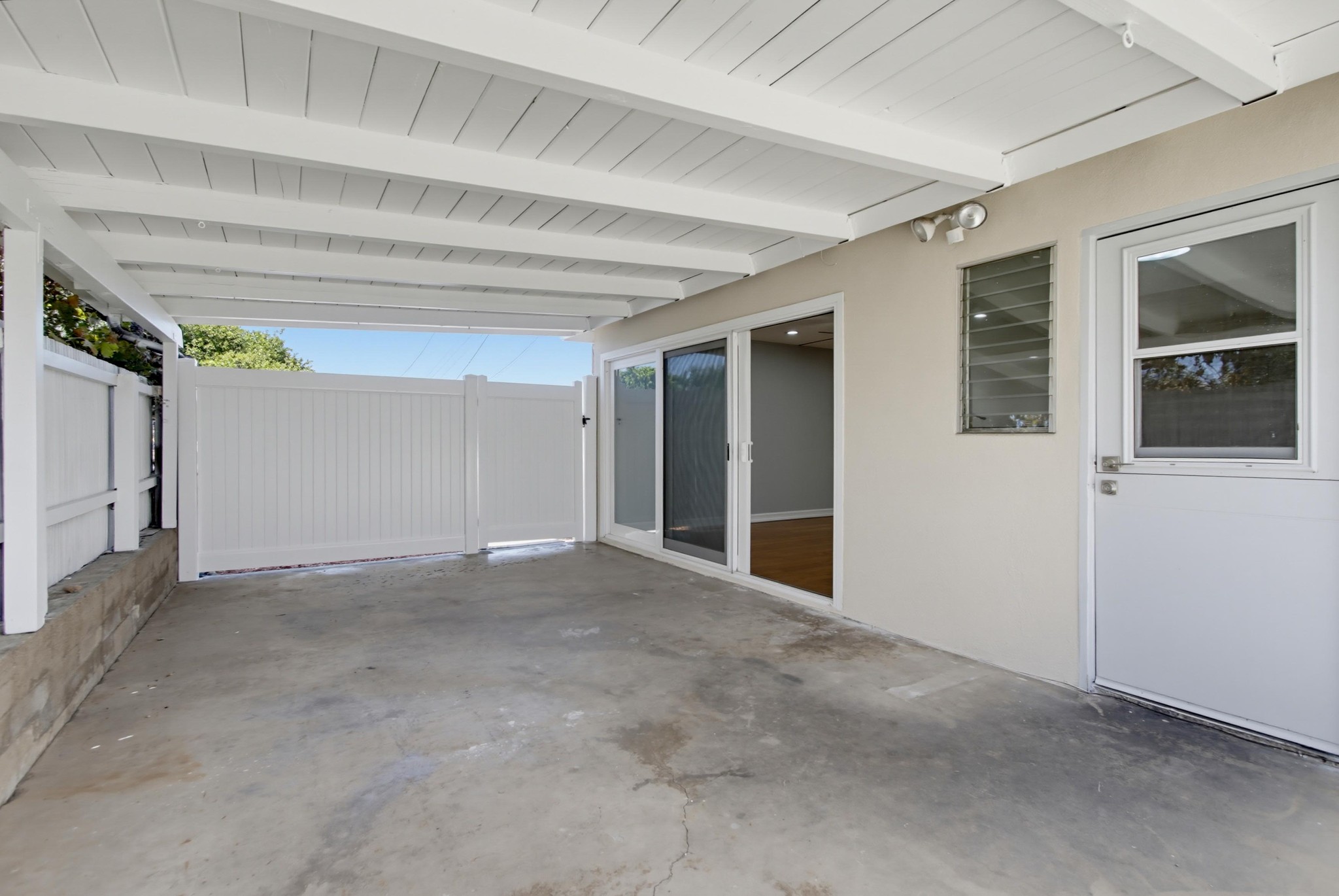 Virtual tour photo 30 of 38 for 902 Taft Ave