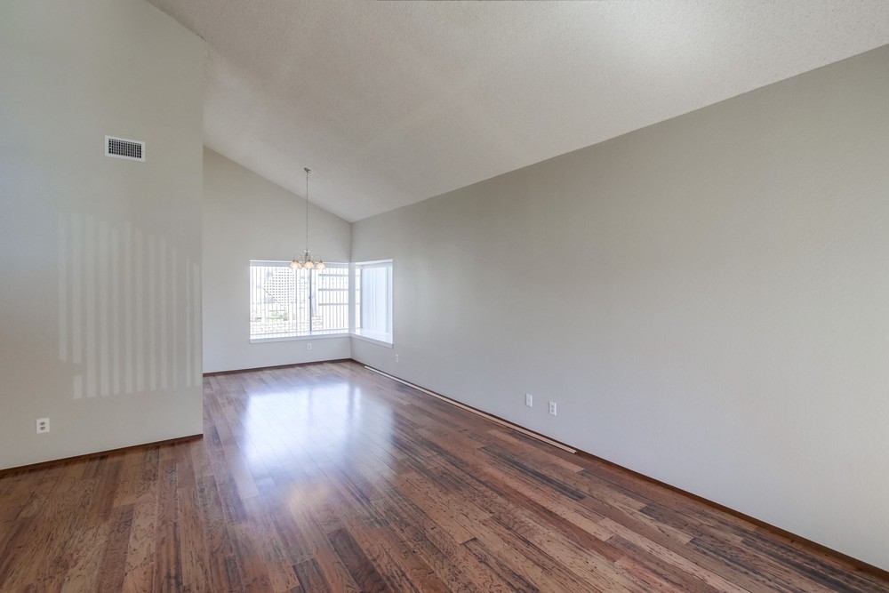 Virtual tour photo 9 of 52 for 9050 Mesa Woods Ave