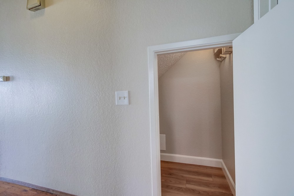 Virtual tour photo 23 of 52 for 9050 Mesa Woods Ave