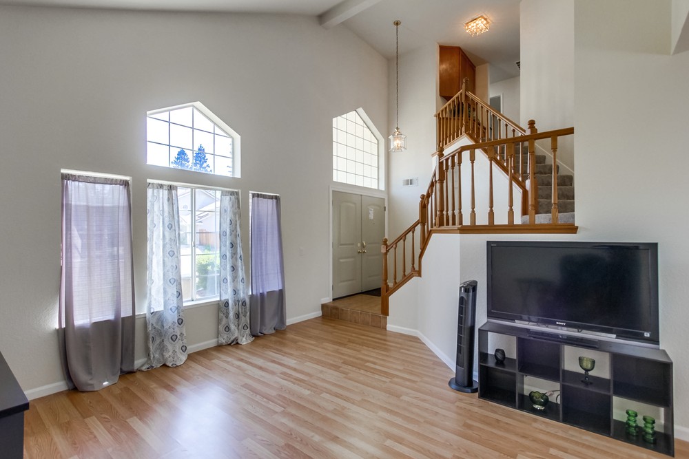 Virtual tour photo 10 of 68 for 9089 Durness Way