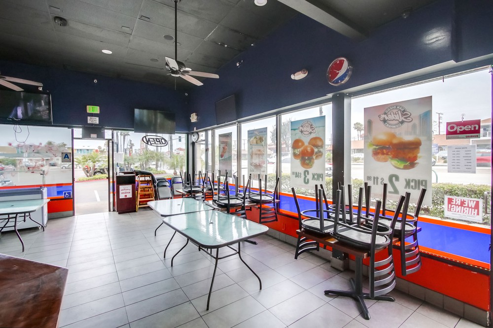 Virtual tour photo 11 of 34 for 909 Grand Ave #1