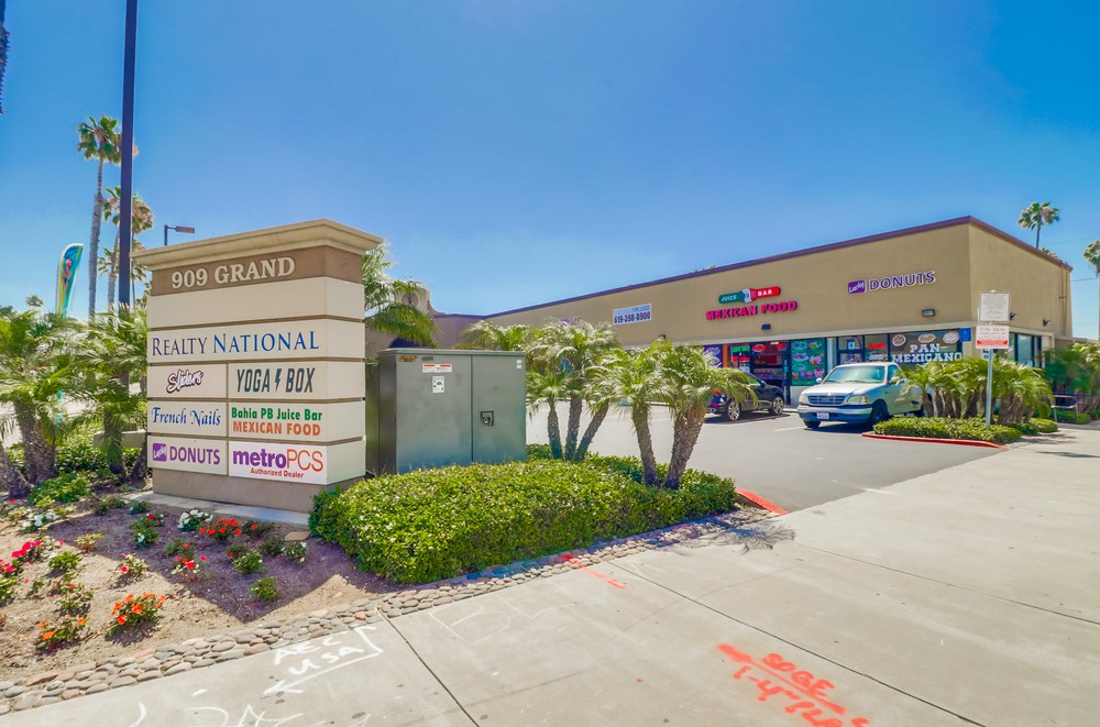 Virtual tour photo 1 of 40 for 909 Grand Ave #6