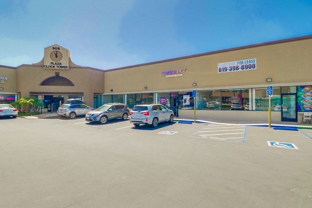 Virtual tour photo 5 of 40 for 909 Grand Ave #6
