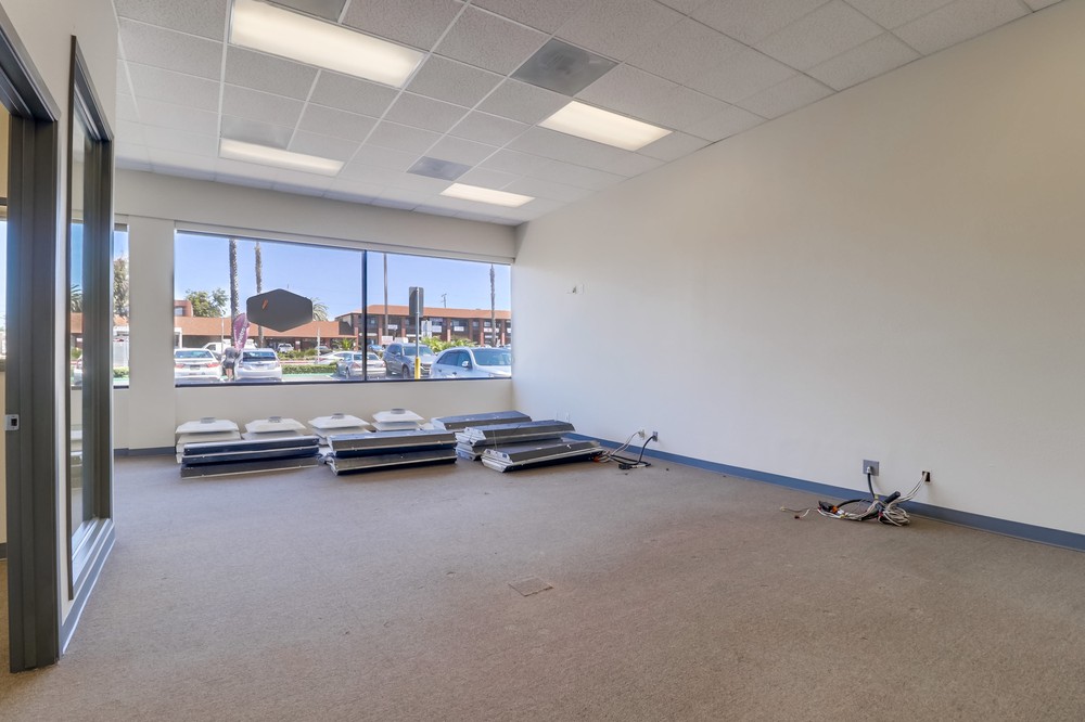 Virtual tour photo 13 of 40 for 909 Grand Ave #6