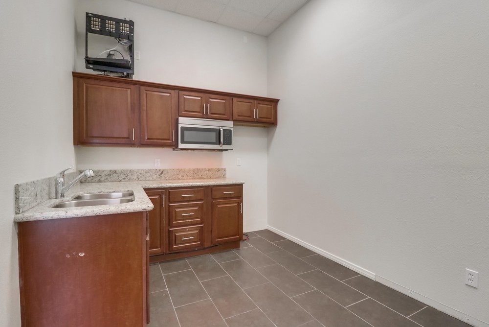 Virtual tour photo 18 of 40 for 909 Grand Ave #6