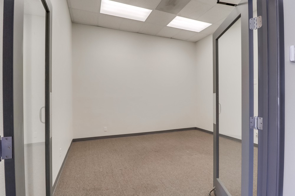 Virtual tour photo 23 of 40 for 909 Grand Ave #6
