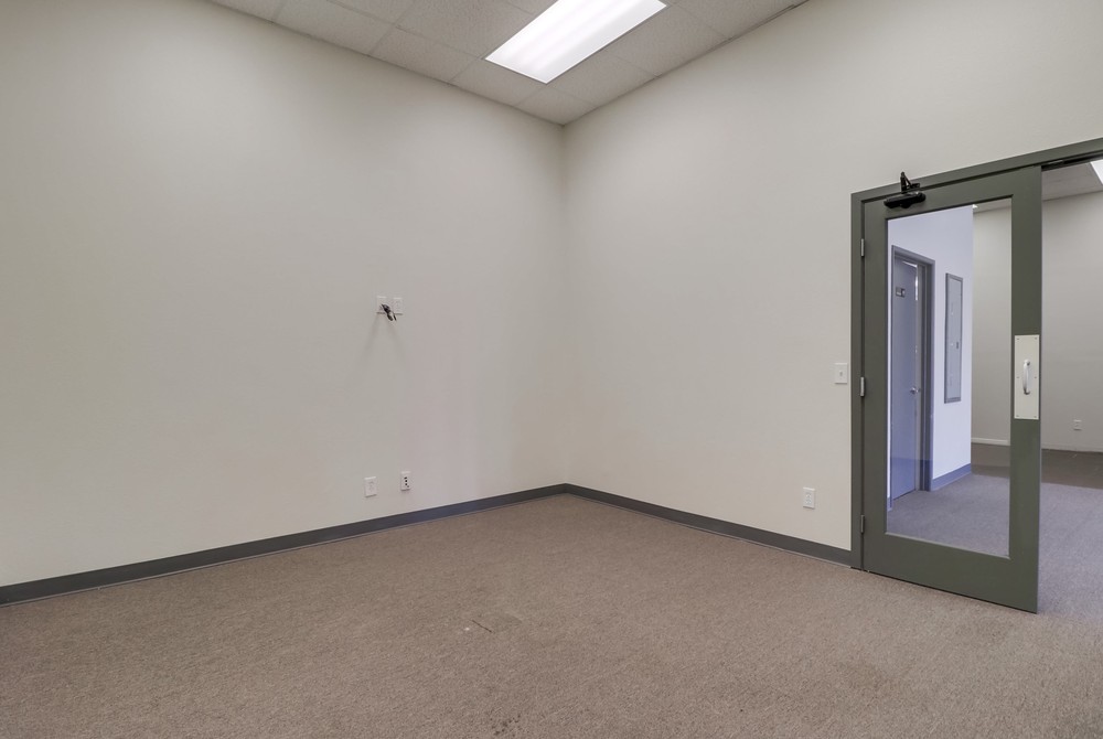 Virtual tour photo 25 of 40 for 909 Grand Ave #6
