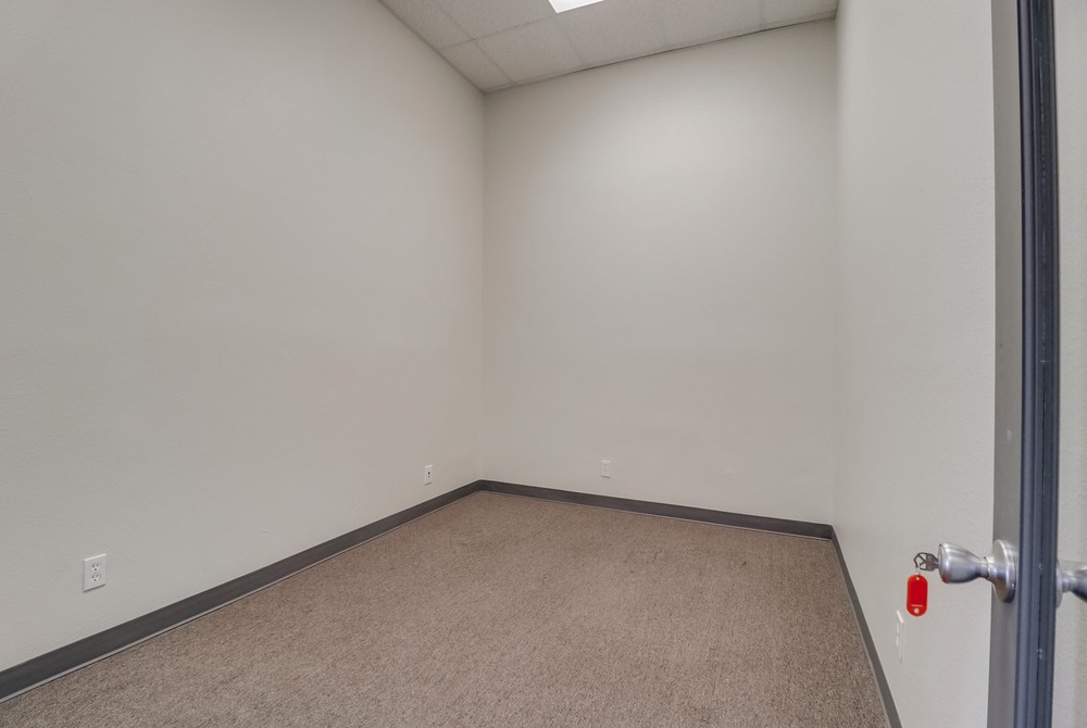 Virtual tour photo 27 of 40 for 909 Grand Ave #6