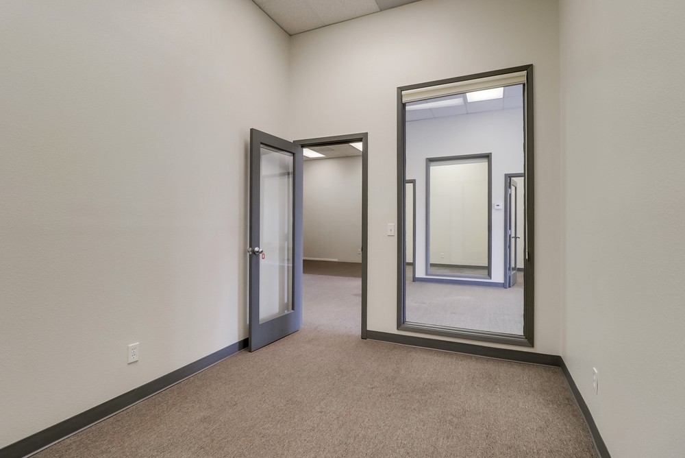 Virtual tour photo 29 of 40 for 909 Grand Ave #6