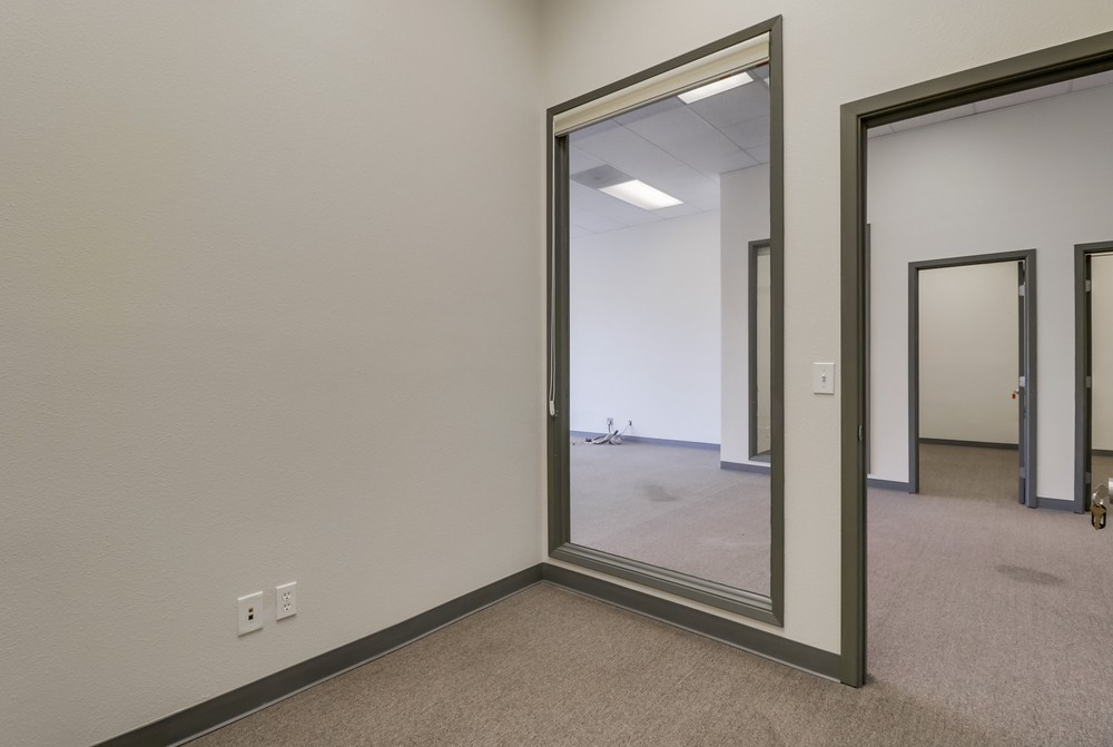 Virtual tour photo 31 of 40 for 909 Grand Ave #6
