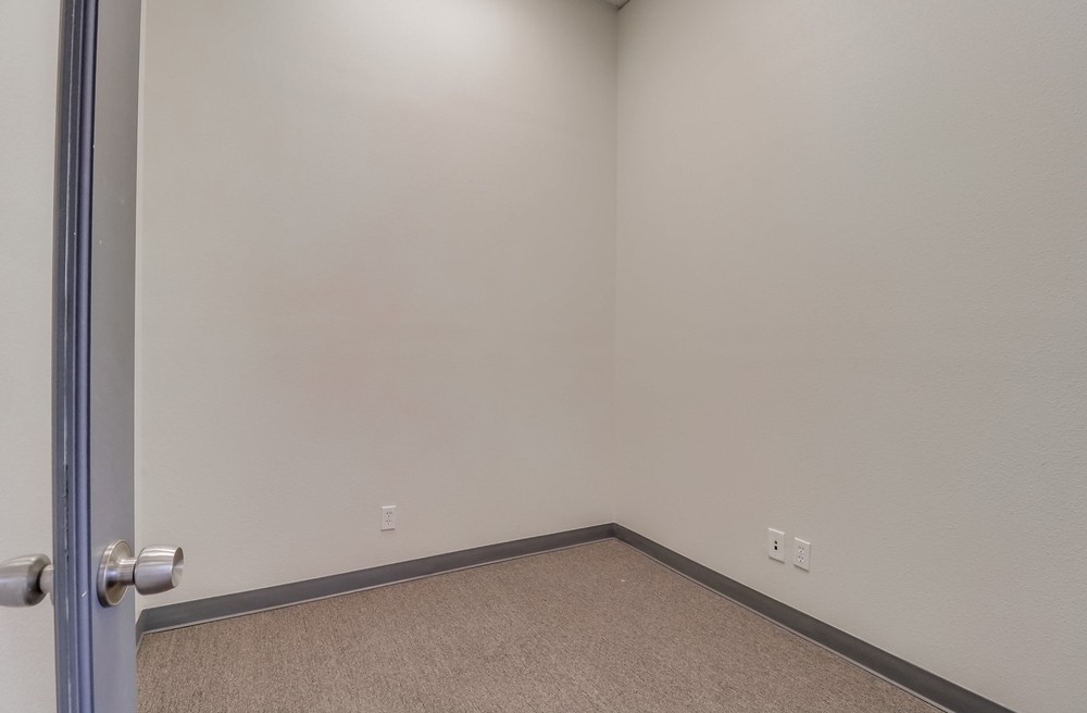 Virtual tour photo 32 of 40 for 909 Grand Ave #6