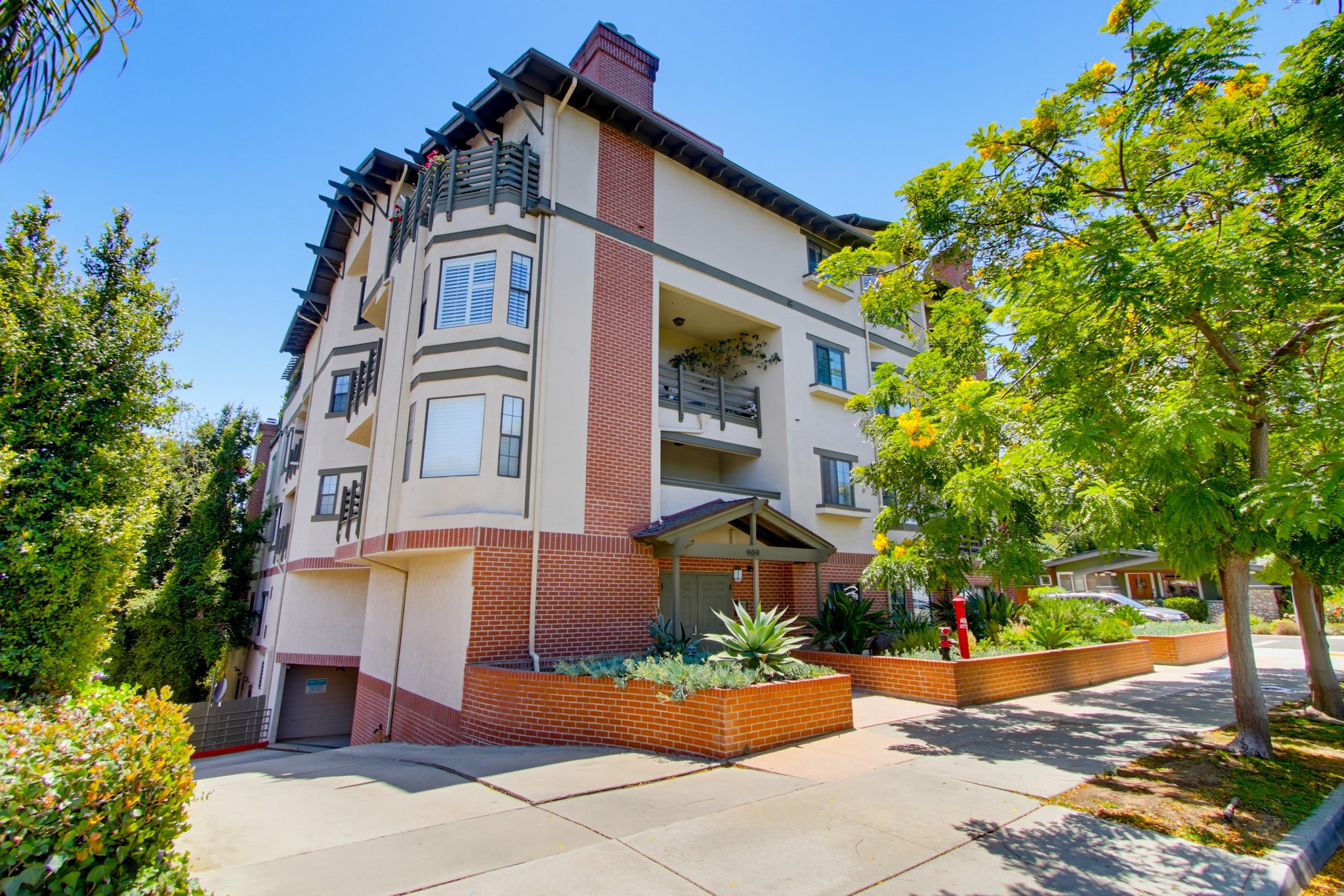 Virtual tour photo 4 of 42 for 909 Sutter St Unit 102