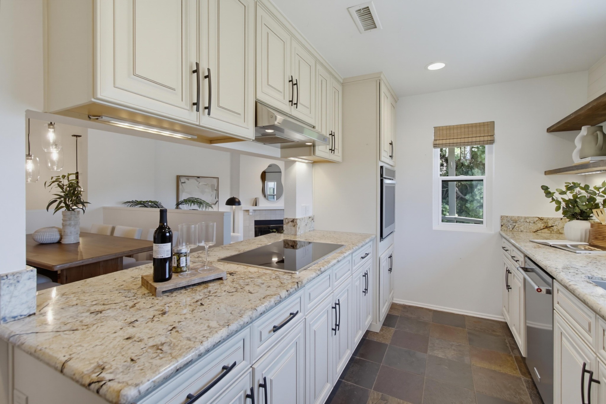 Virtual tour photo 11 of 42 for 909 Sutter St Unit 102