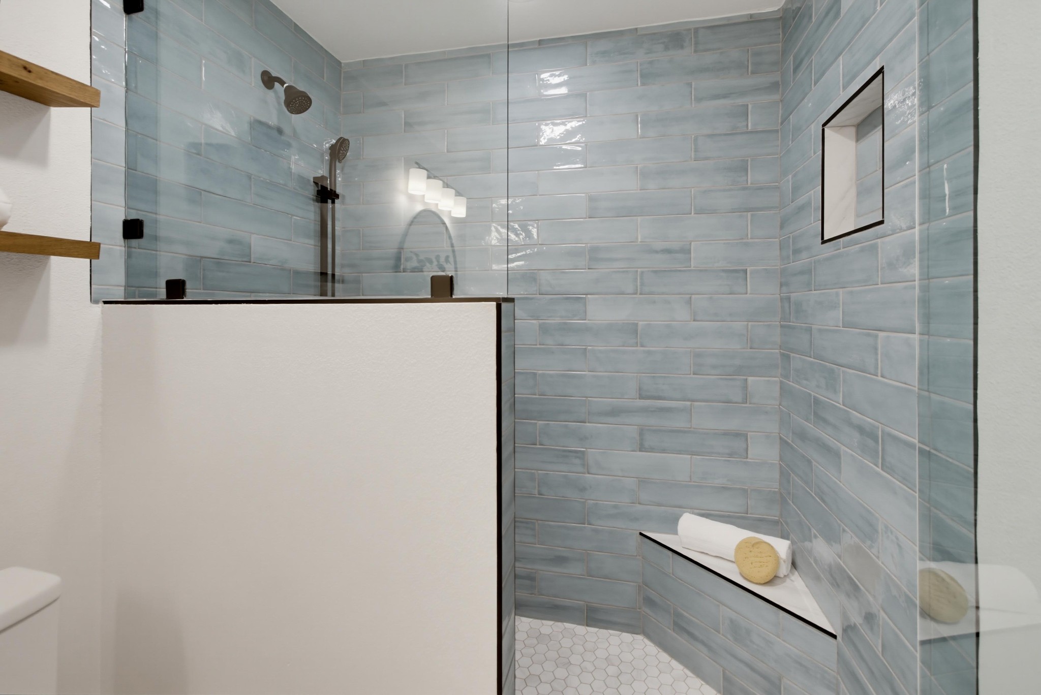 Virtual tour photo 34 of 42 for 909 Sutter St Unit 102
