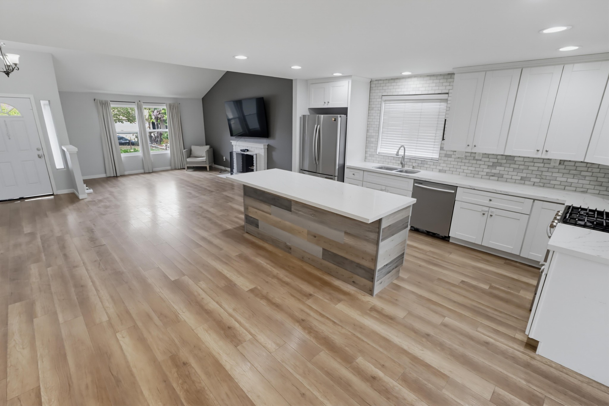 Virtual tour photo 27 of 56 for 9108 Christiana St