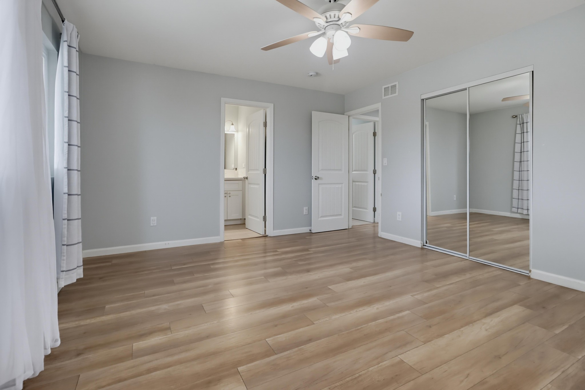 Virtual tour photo 30 of 56 for 9108 Christiana St