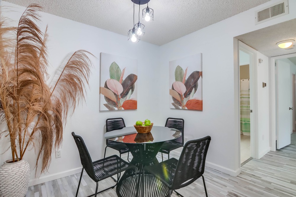 Virtual tour photo 23 of 38 for 9109 Village Glen Dr UNIT 169