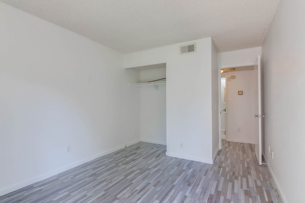 Virtual tour photo 31 of 38 for 9109 Village Glen Dr UNIT 169