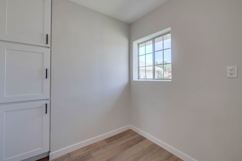 Virtual tour photo 17 of 32 for 911 Bollenbacher St